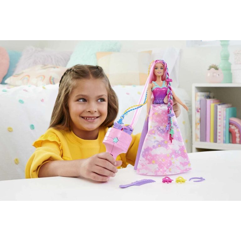 Barbie – Dreamtopia Twist N Style Doll (JCW55)