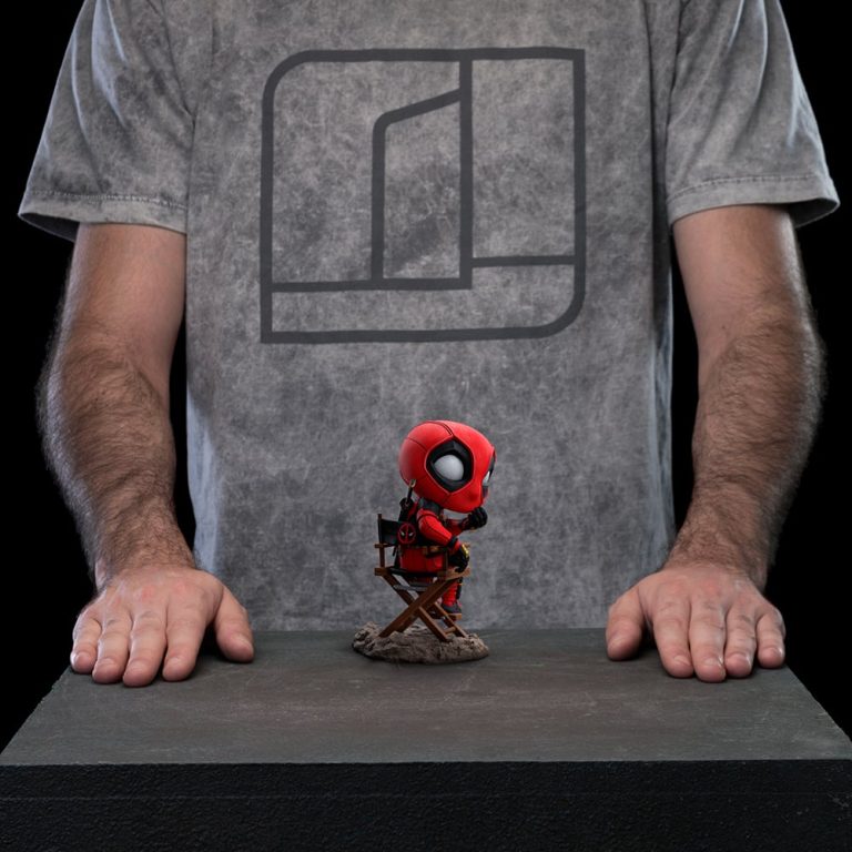 Iron Studios & Minico Deadpool & Wolverine – Deadpool Figure