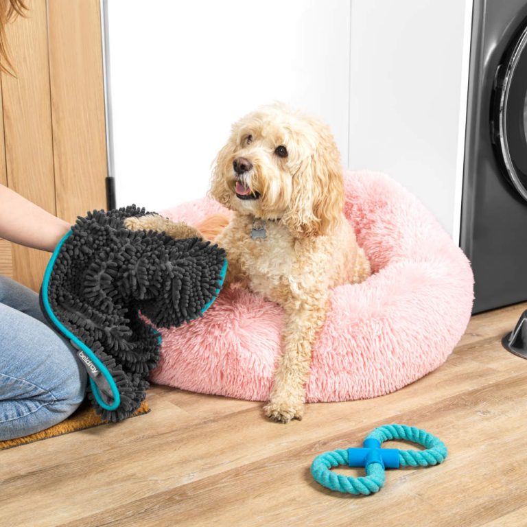 Beldray LA036164UFEU7 Anti-bac Pet Drying Towel With Pockets
