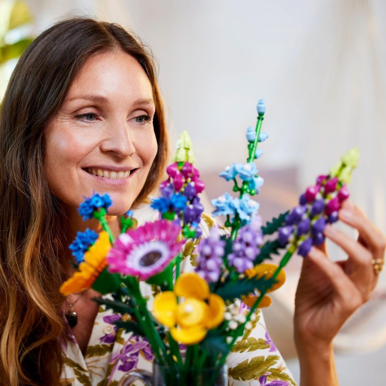 LEGO Icons – Wild Flower Bouquet (10313)