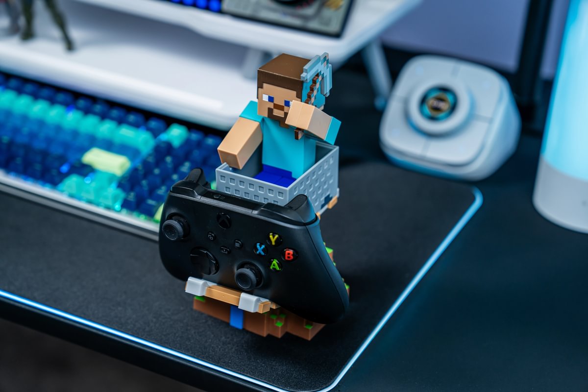 Cable Guys - Minecraft Steve R.E.S.T