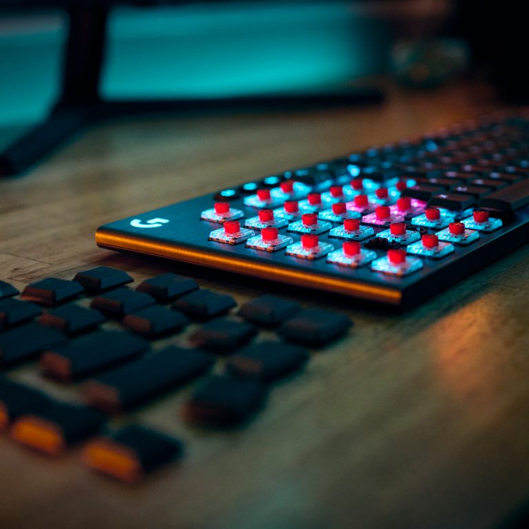 Logitech – G915 X LIGHTSPEED Low-Profile Wireless Gaming Keyboard