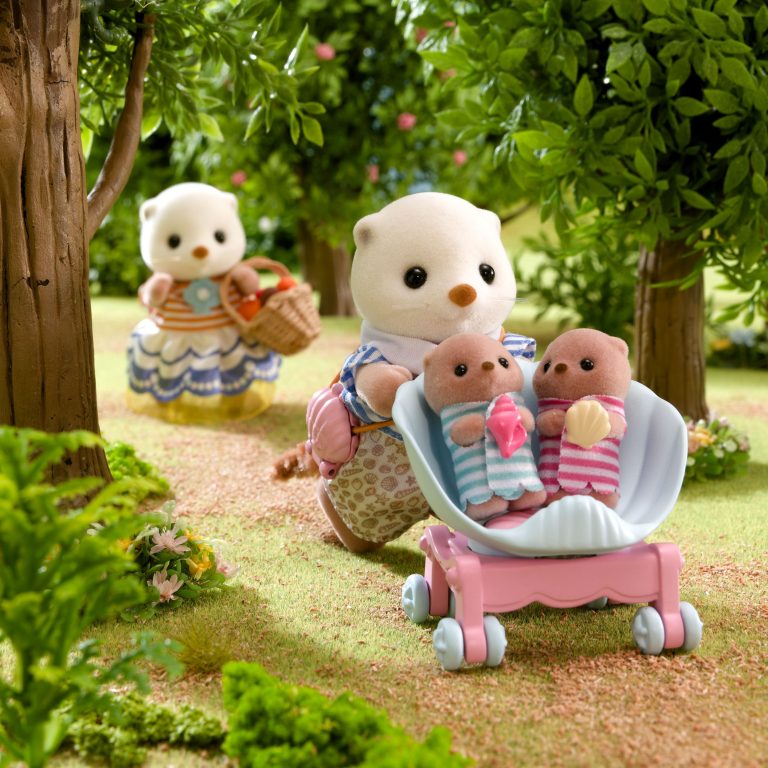 Sylvanian Families – Sea Otter Family – (5803)