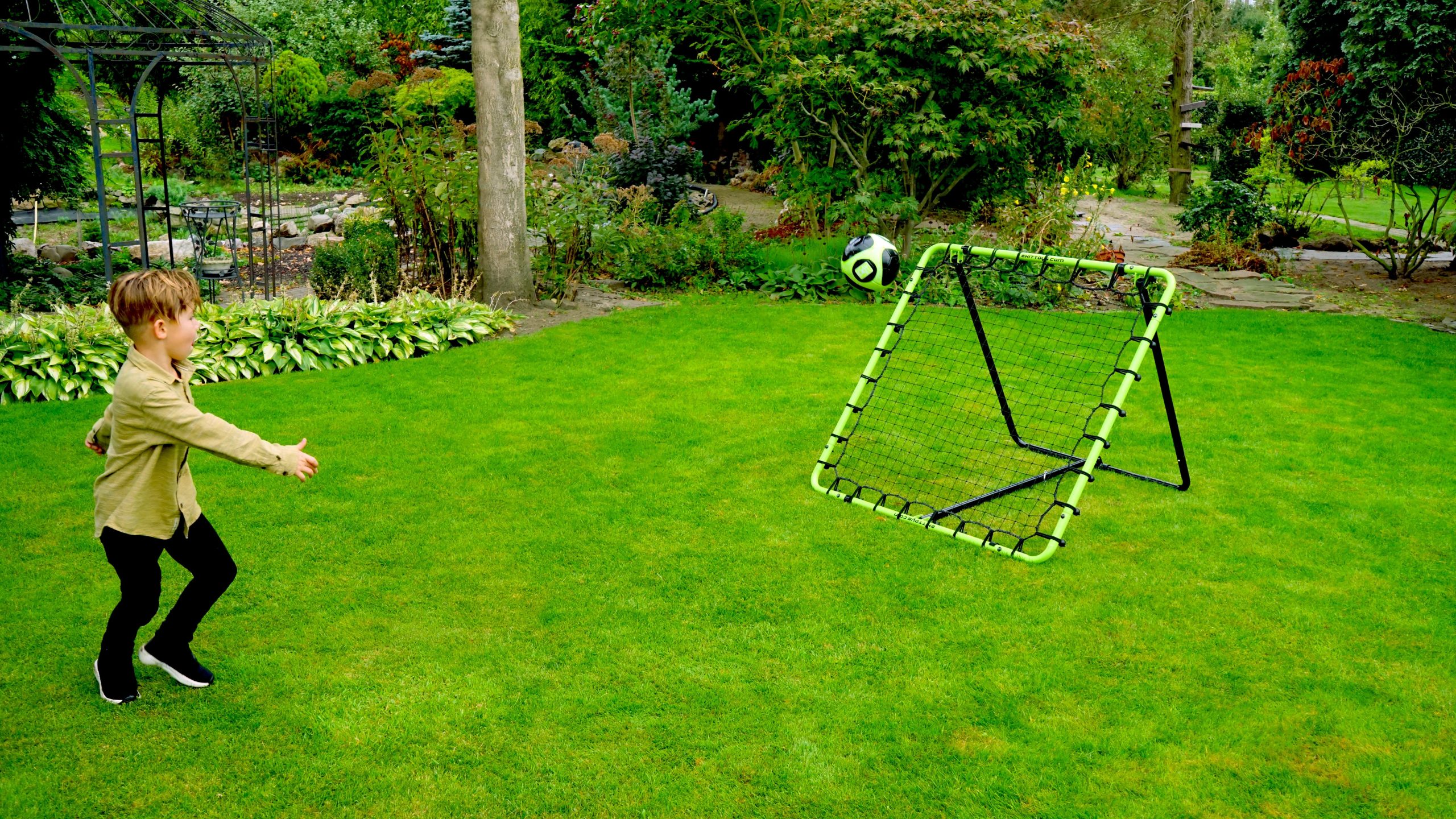 EXIT - Tempo Multisport Rebounder 120x120cm - Green/Black (43.20.12.00)