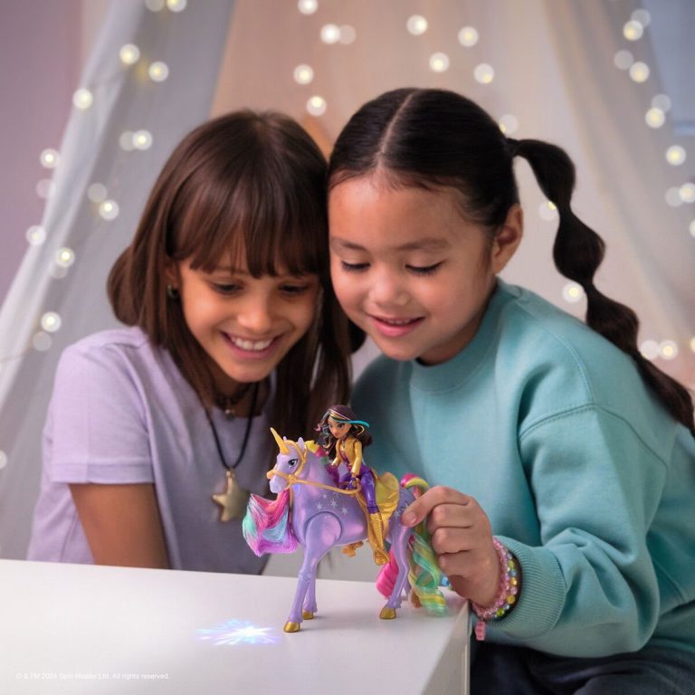 Unicorn Academy – Small Doll Sophia&Magic Wildstar (6067325)