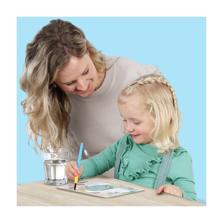 SES Creative – Colouring with Water – Farm Colouring Book – (S00132)