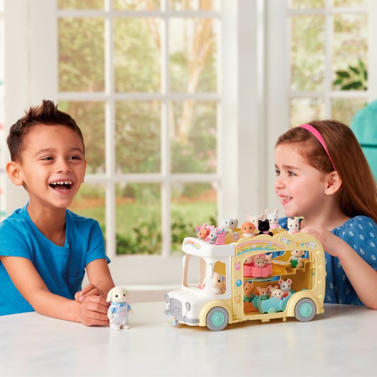 Sylvanian Families – Rainbow Fun Kindergarten Bus (5744)