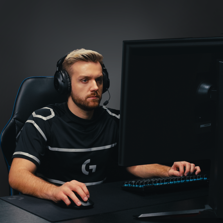 Logitech – G Pro X TKL Lightspeed Wireless Gaming Keyboard