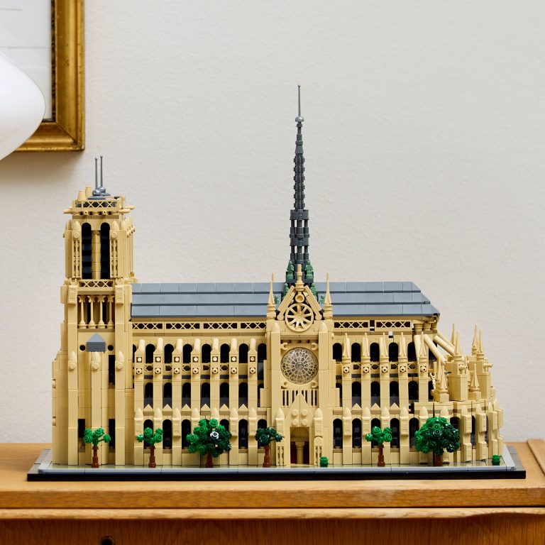 LEGO Architecture – Notre-Dame de Paris (21061)