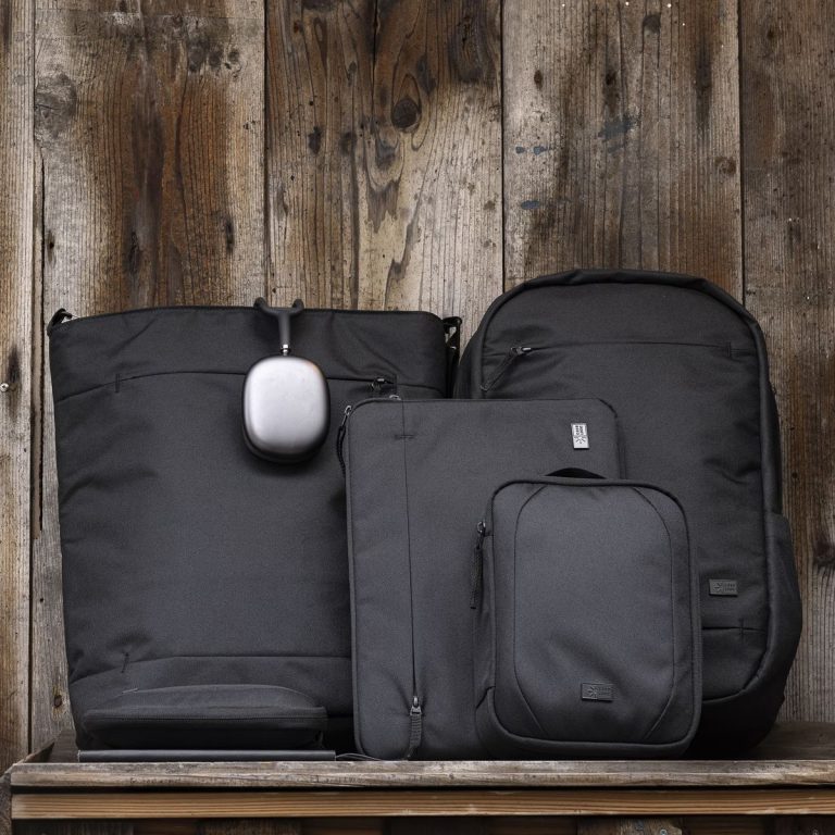Case Logic 5101 Invigo Eco Laptop Sleeve 15.6″ Black