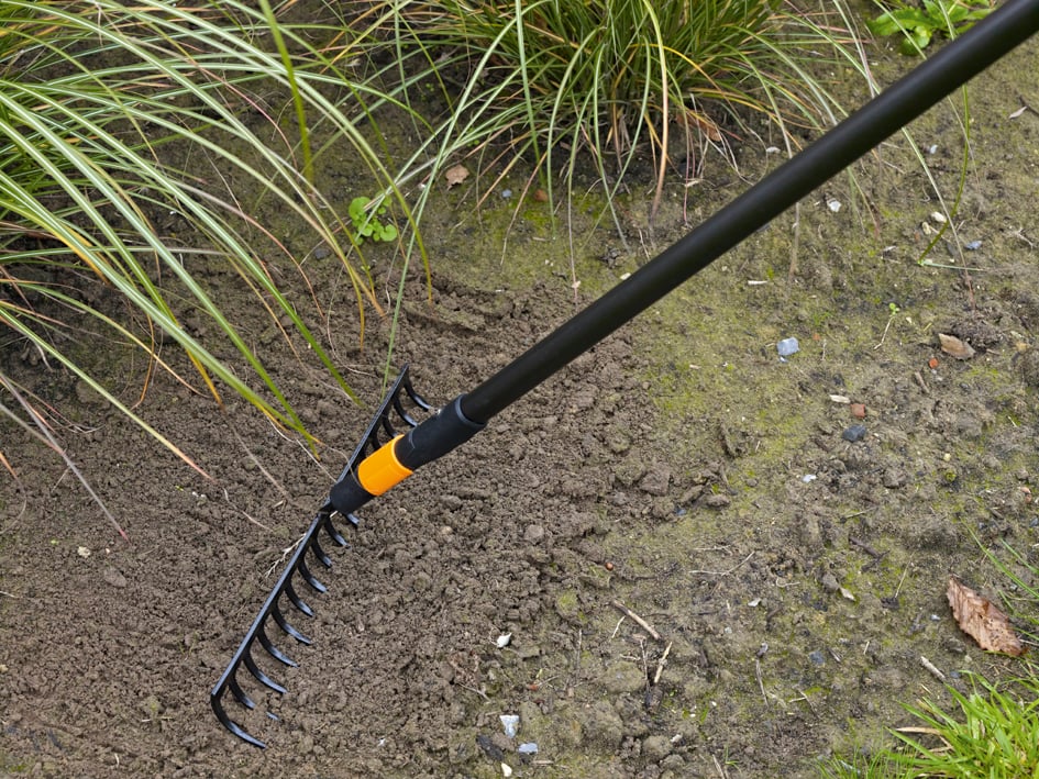 Fiskars - QuikFit Soil Rake (14 Prongs)