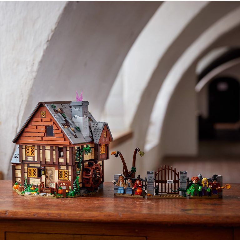 LEGO Disney – The Sanderson Sisters Cottage (21341.)