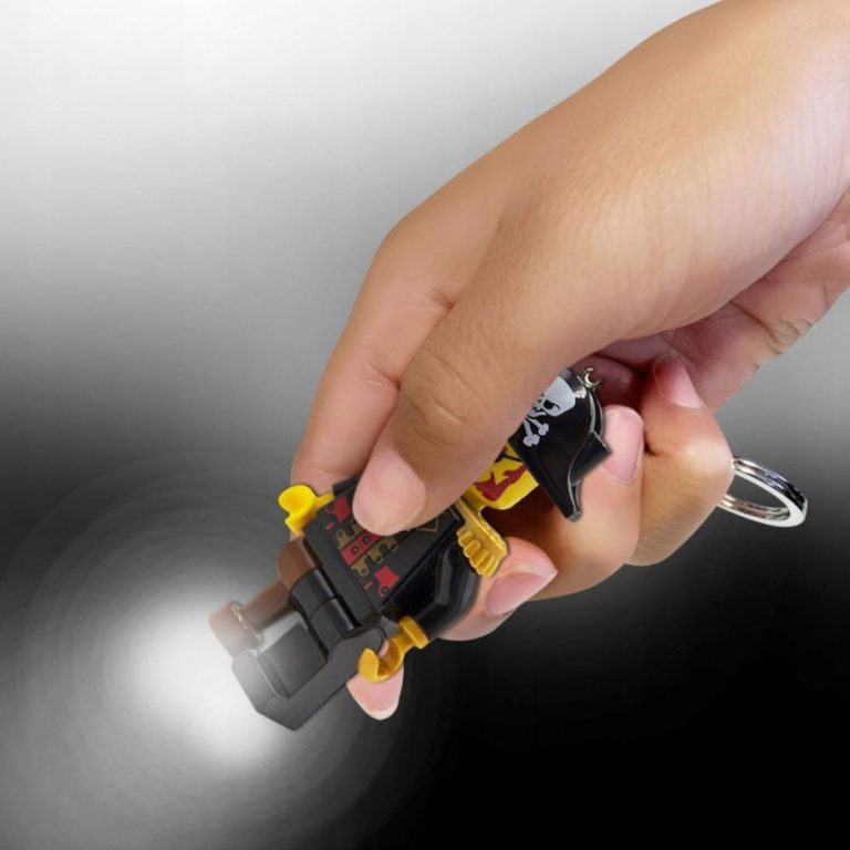 LEGO – Keychain w/LED – Captain Brickbeard  (4006036-LGL-KE23H)