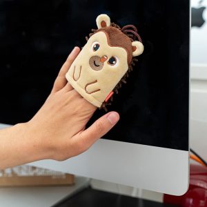 Kikkerland - Hedgehog Screen Cleaner - 8.25 cm x 9.5 cm x 1.5 cm